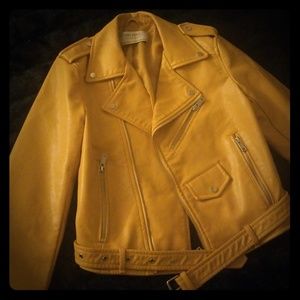 Zara Basic Buckle Belt Jacket